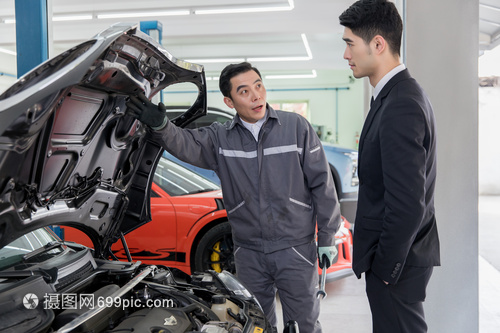 車間備忘錄 一位汽修工人的日常與那臺白車